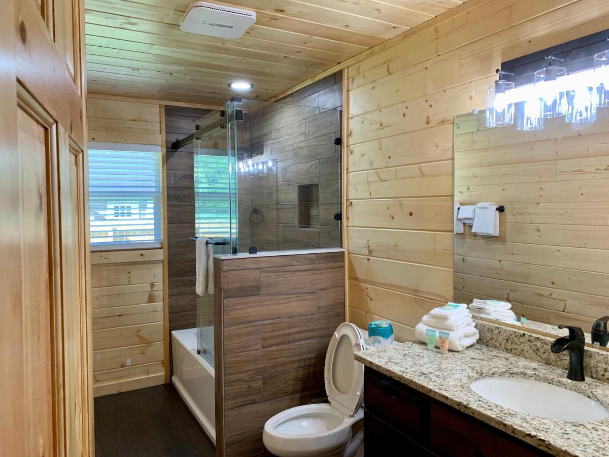 The Brick House: Brand New! 3 Bedroom Home With Private Driveway Pigeon Forge Esterno foto