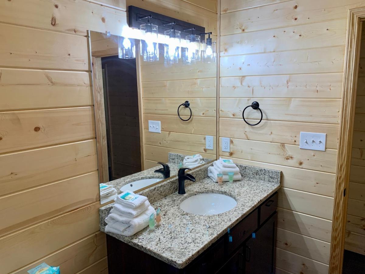The Brick House: Brand New! 3 Bedroom Home With Private Driveway Pigeon Forge Esterno foto