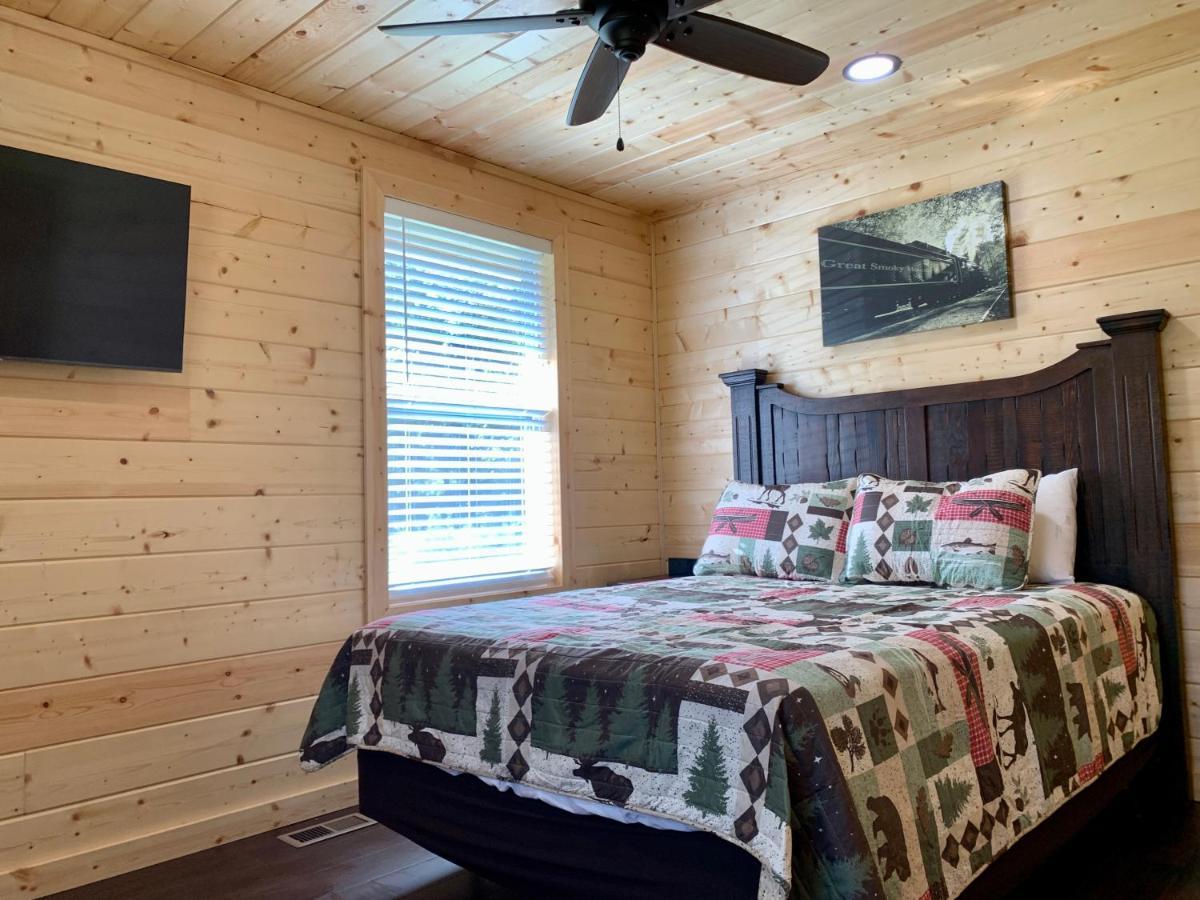 The Brick House: Brand New! 3 Bedroom Home With Private Driveway Pigeon Forge Esterno foto